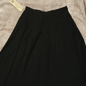 Grace Karin Pleated black skirt w/pockets size Medium